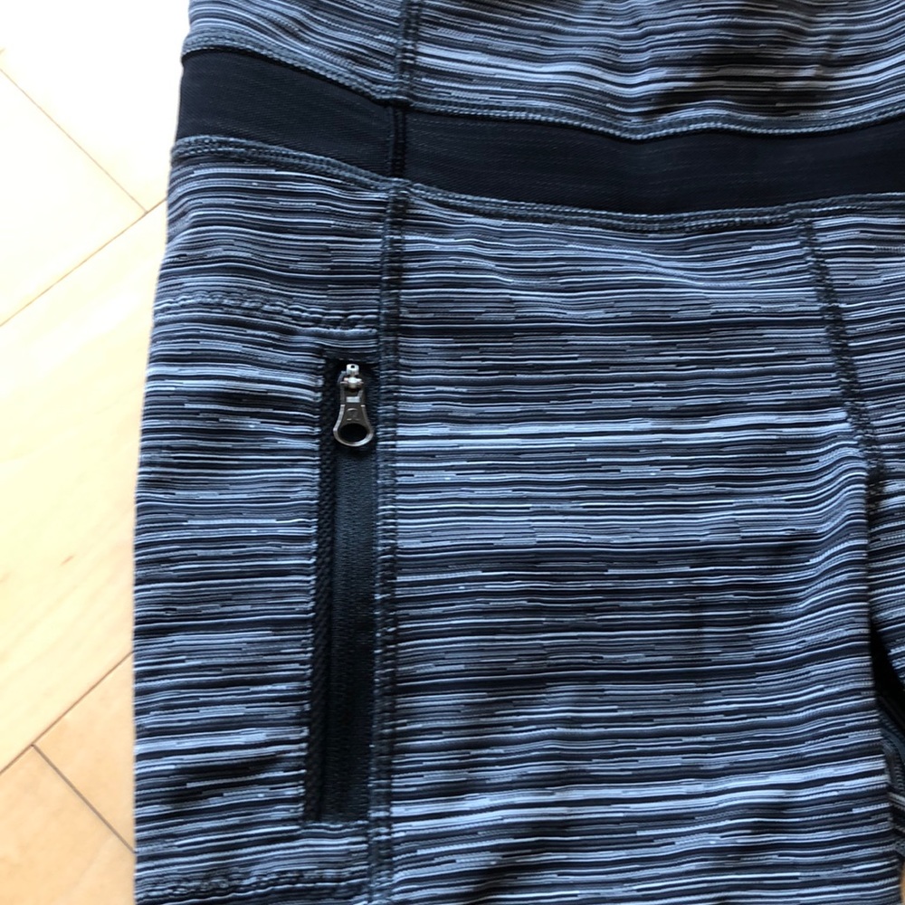 🍋 Lululemon Inspire Tight EUC Size 6 Cyber Black